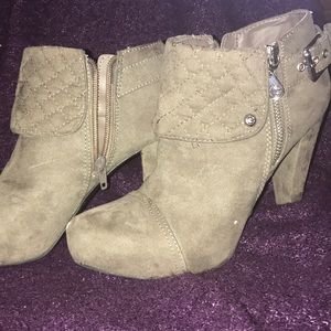 Guess- booties